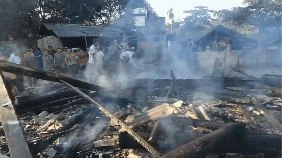 [VIDEO] Hiện trường vụ cháy nhà dân khiến 1 bé trai 3 tuổi tử vong - Ảnh 4.