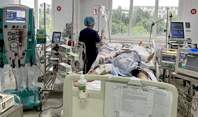 Bệnh viện Hữu nghị Đa khoa Nghệ An cứu sống bệnh nhân ngừng tuần hoàn hai lần do sốc tim biến chứng suy đa tạng - Ảnh 1.