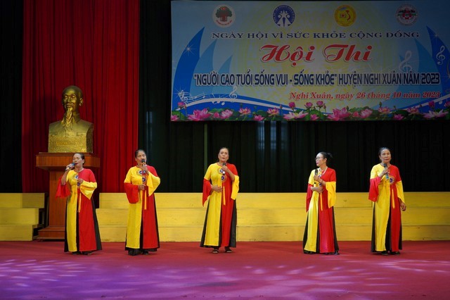 Sôi nổi hội thi 'Người cao tuổi sống vui - sống khỏe' - Ảnh 2. Sôi nổi hội thi 'Người cao tuổi sống vui - sống khỏe' - Ảnh 2.