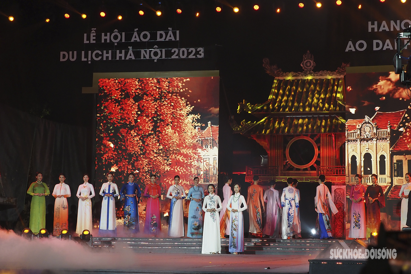 Ấn tượng đêm khai màn Lễ hội Áo dài Du lịch Hà Nội 2023 - Ảnh 3.