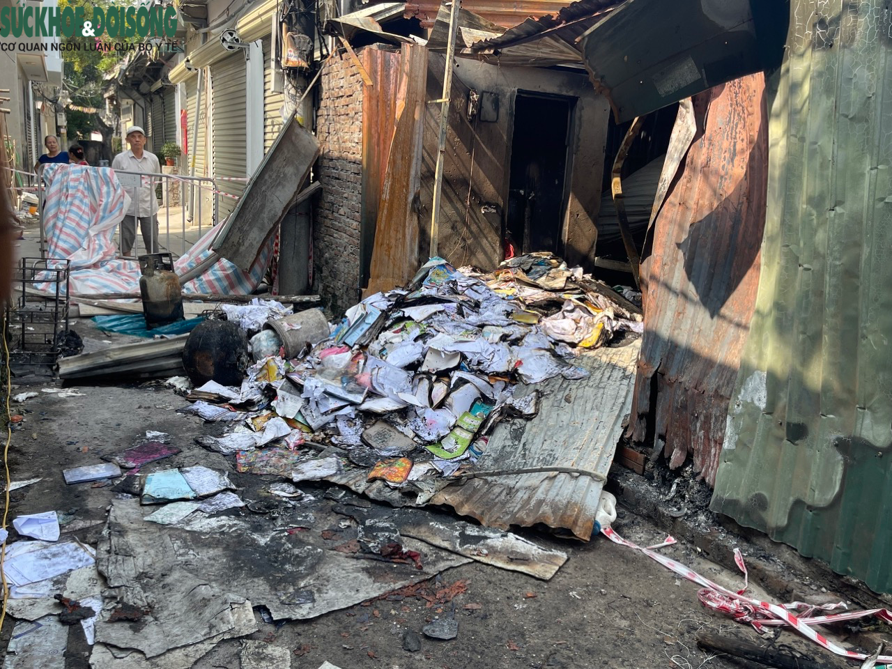Hiện trường tan hoang vụ cháy tại Thanh Trì khiến 3 người tử vong - Ảnh 8.