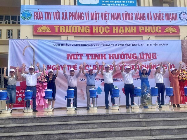 Nghệ An tổ chức Lễ Mít tinh, truyền thông hưởng ứng Ngày Thế giới rửa tay với xà phòng - Ảnh 5.