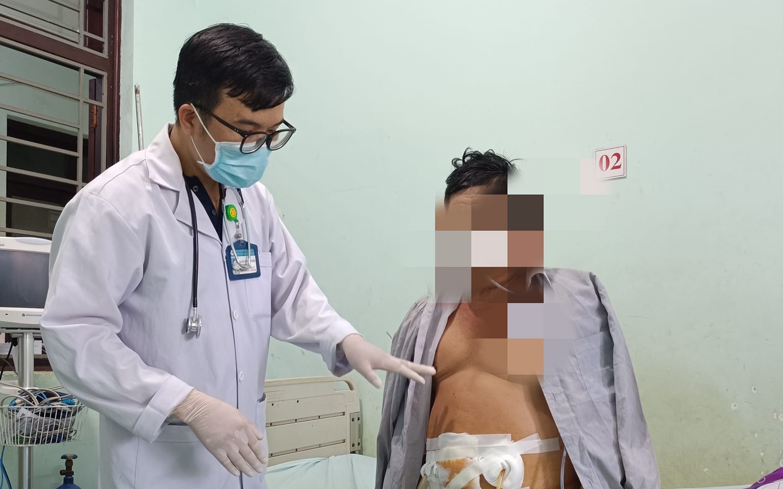 Cứu sống cụ bà vừa vỡ ruột thừa vừa rối loạn nhịp tim- Ảnh 3.