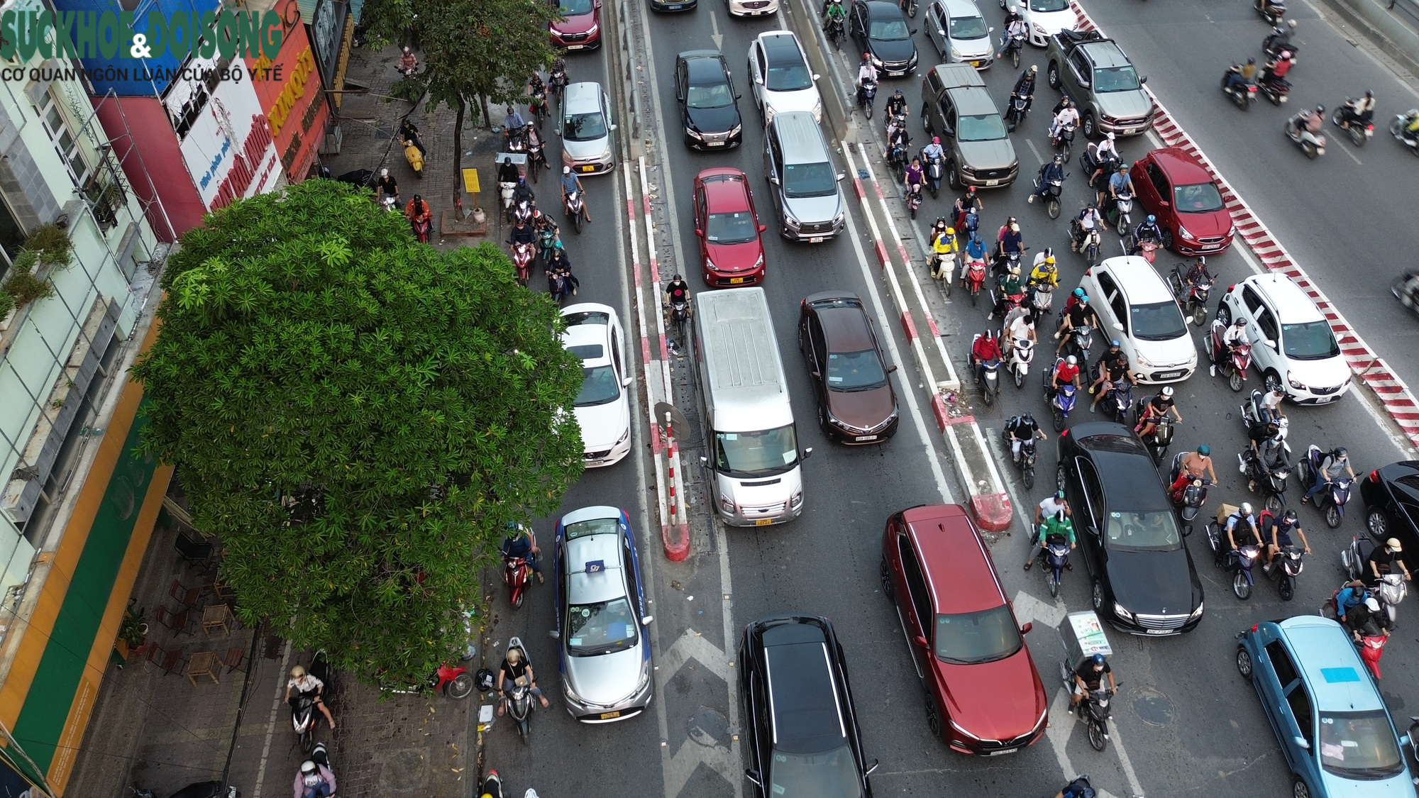 'Ngựa quen đường cũ', xe máy lại cướp đường ô tô - Ảnh 5.