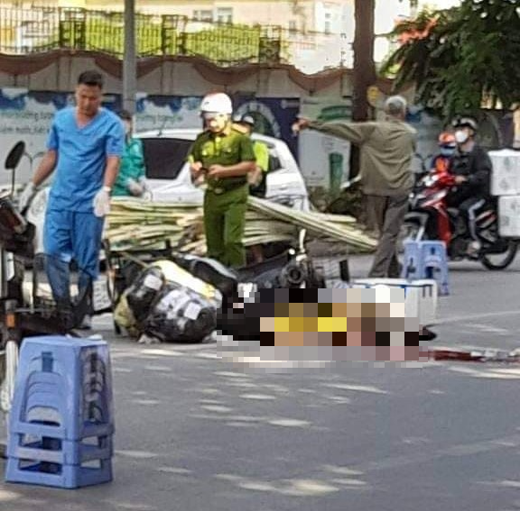 Hà Nội: Tai nạn giao thông khiến 1 người tử vong tại chỗ nghi do xe buýt cán qua - Ảnh 4.