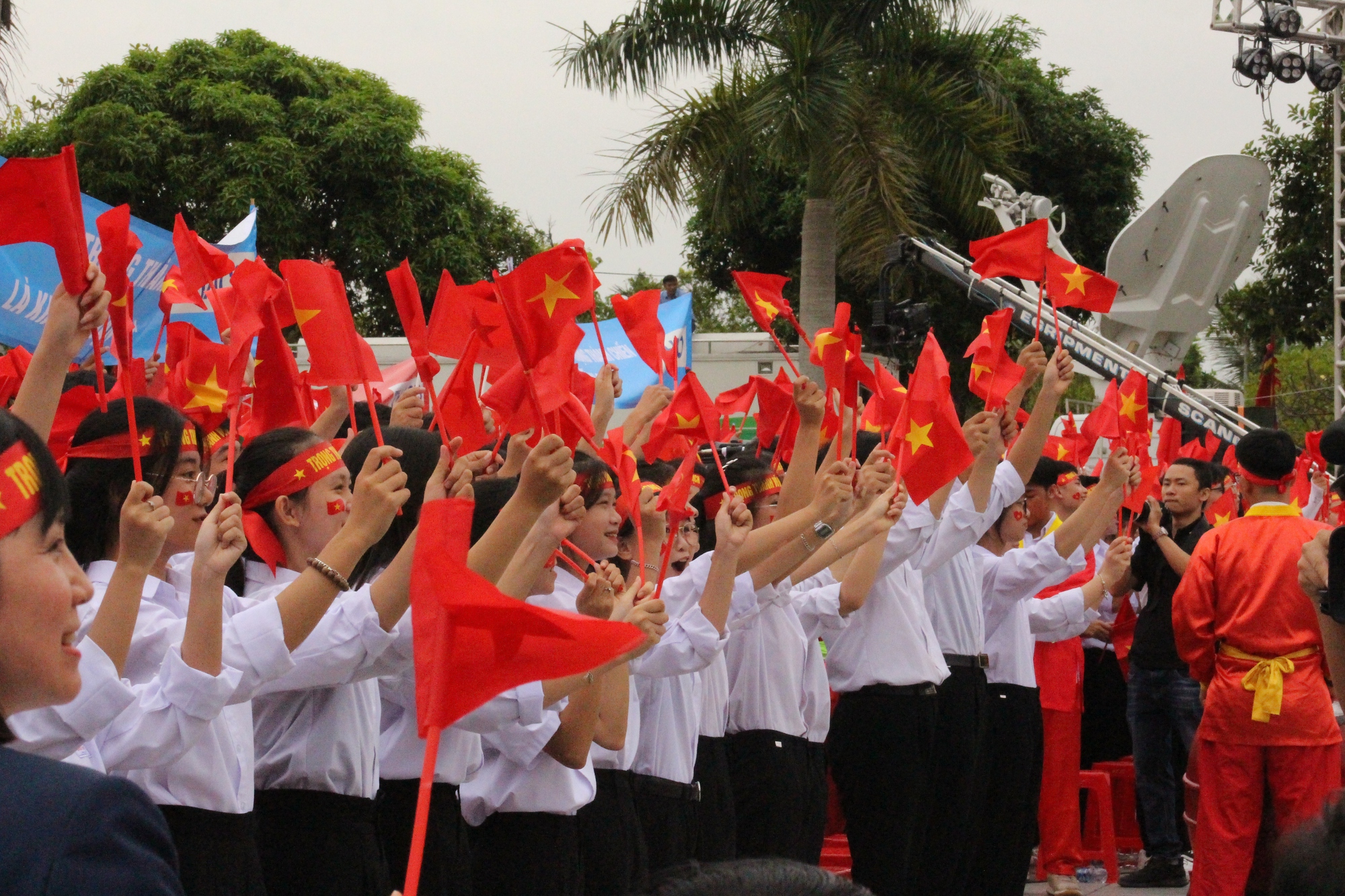 Chung kết Olympia 2023: Nữ sinh Hải Phòng bật khóc khi Nguyễn Trọng Thành về nhì đầy tiếc nuối - Ảnh 11.