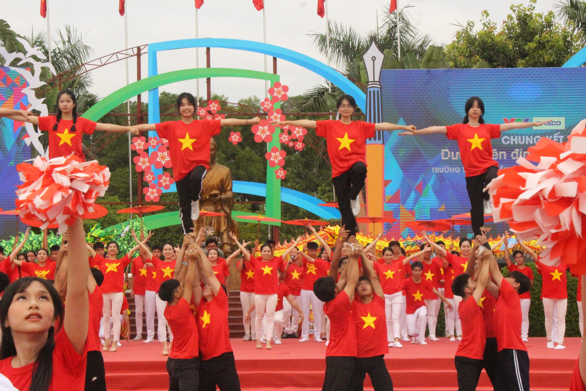 Chung kết Olympia 2023: Nữ sinh Hải Phòng bật khóc khi Nguyễn Trọng Thành về nhì đầy tiếc nuối - Ảnh 13.