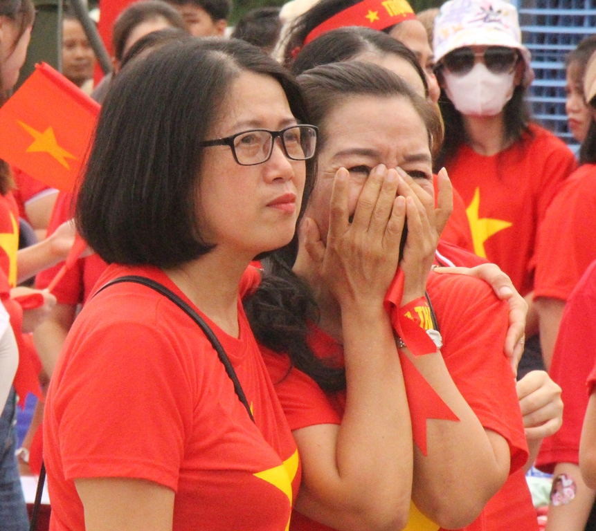 Chung kết Olympia 2023: Nữ sinh Hải Phòng bật khóc khi Nguyễn Trọng Thành về nhì đầy tiếc nuối - Ảnh 7.
