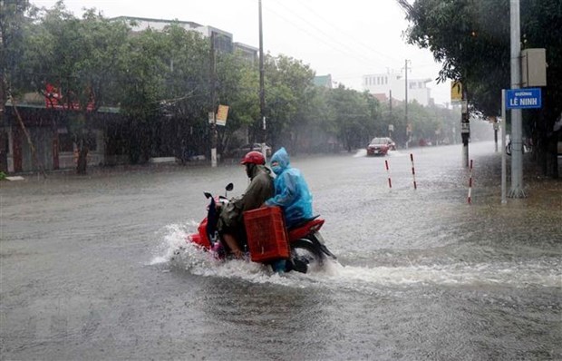 Các tỉnh từ Hà Tĩnh đến Thừa Thiên-Huế chủ động ứng phó mưa lớn - Ảnh 1.