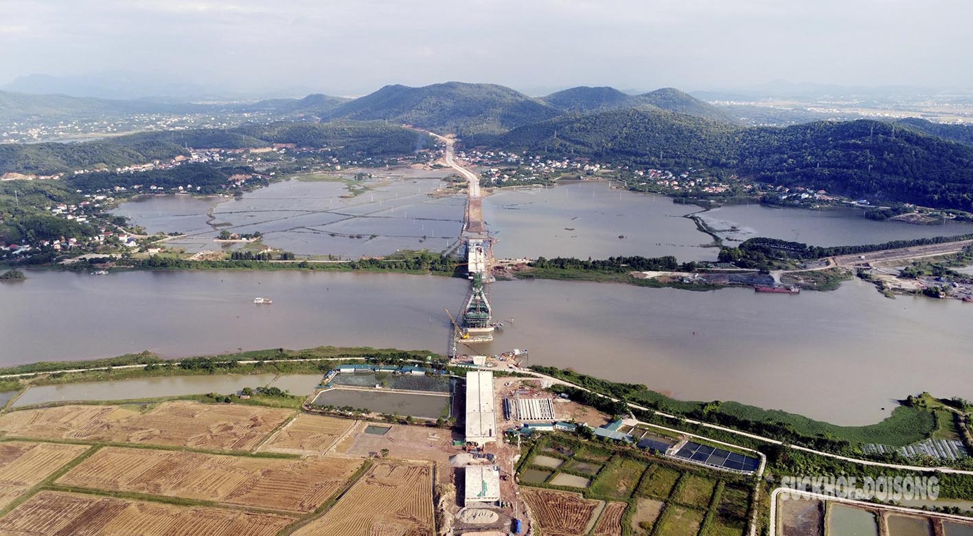 Ngắm cầu dây văng lớn nhất Bắc Giang đang dần hình thành - Ảnh 4.