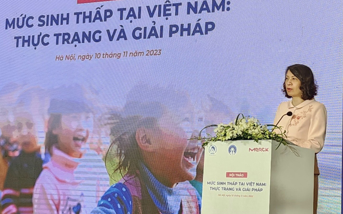 Thứ trưởng Bộ Y tế: Việt Nam đang đối mặt với thực trạng chênh lệch mức sinh giữa các vùng