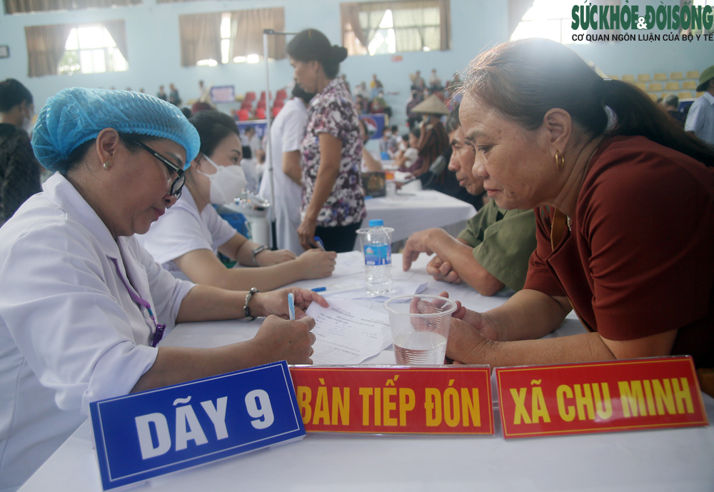 Hà Nội: Gần 2.000 người được khám bệnh, cấp phát thuốc miễn phí tại Ngày hội y tế cơ sở- Ảnh 2.