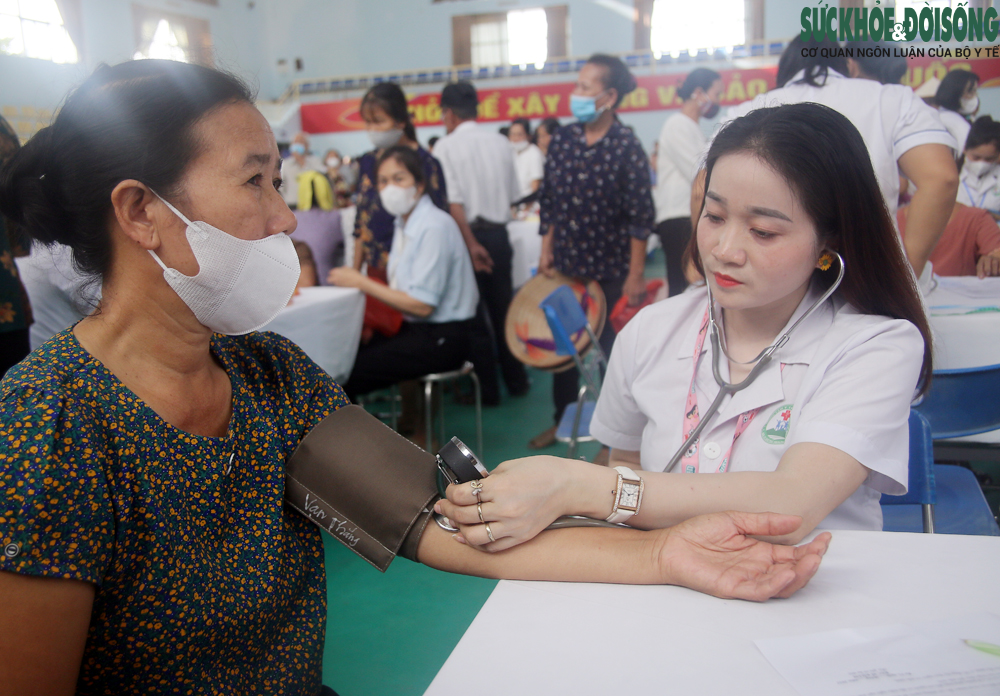 Hà Nội: Gần 2.000 người được khám bệnh, cấp phát thuốc miễn phí tại Ngày hội y tế cơ sở- Ảnh 5.