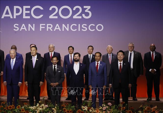 Chủ tịch nước Võ Văn Thưởng dự phiên chụp ảnh chung với các Nhà lãnh đạo kinh tế APEC- Ảnh 3.