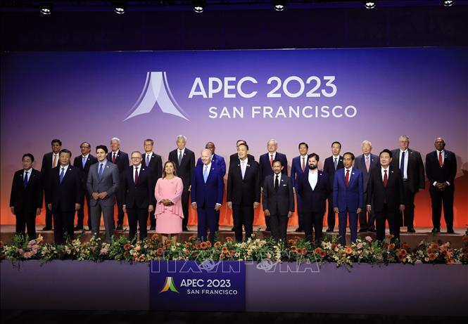 Chủ tịch nước Võ Văn Thưởng dự phiên chụp ảnh chung với các Nhà lãnh đạo kinh tế APEC- Ảnh 1.