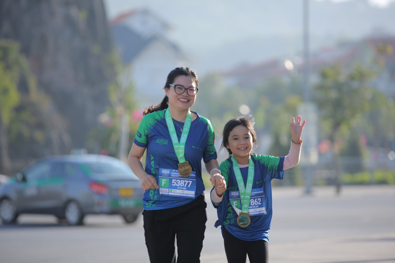Gần 1.000 VĐV nước ngoài tham gia Giải Marathon Quốc tế Di sản Hạ Long- Ảnh 3.