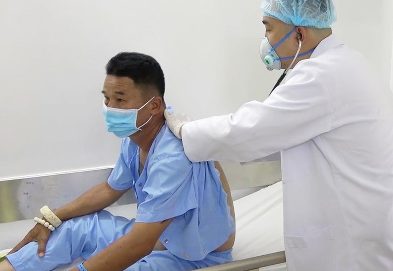 COVID-19 đã là bệnh truyền nhiễm nhóm B, người mắc có cần cách ly y tế?- Ảnh 1. COVID-19 đã là bệnh truyền nhiễm nhóm B, người mắc có cần cách ly y tế?- Ảnh 1.