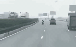 [VIDEO] Ô tô va chạm xe máy trên cao tốc Pháp Vân - Cầu Giẽ, 1 người tử vong