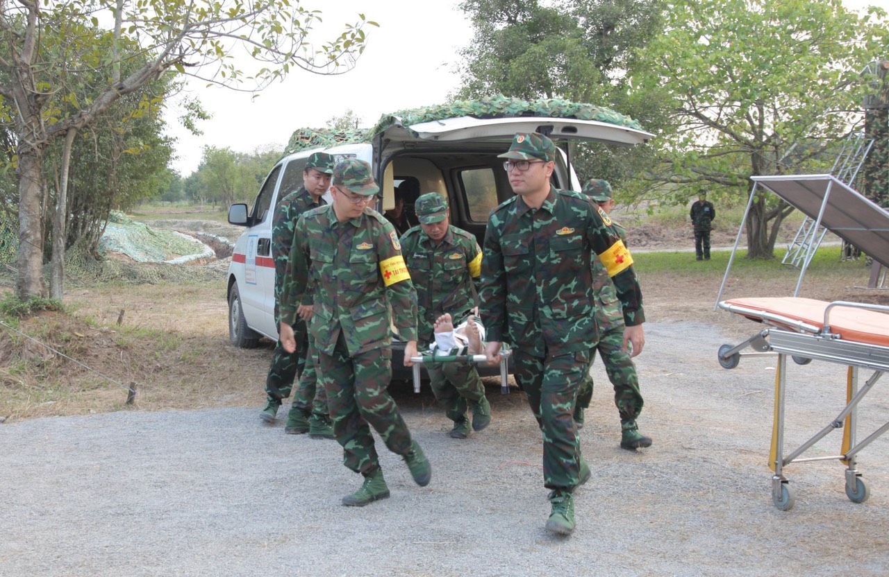 Sở Y tế diễn tập thành công Bệnh viện dã chiến trong khu vực phòng thủ tỉnh Ninh Bình năm 2023
- Ảnh 5.