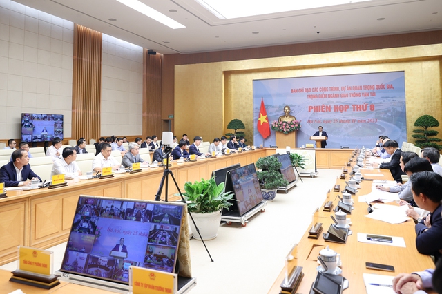 Thủ tướng chủ trì phiên họp Ban chỉ đạo thúc đẩy 86 dự án giao thông trọng điểm- Ảnh 2.
