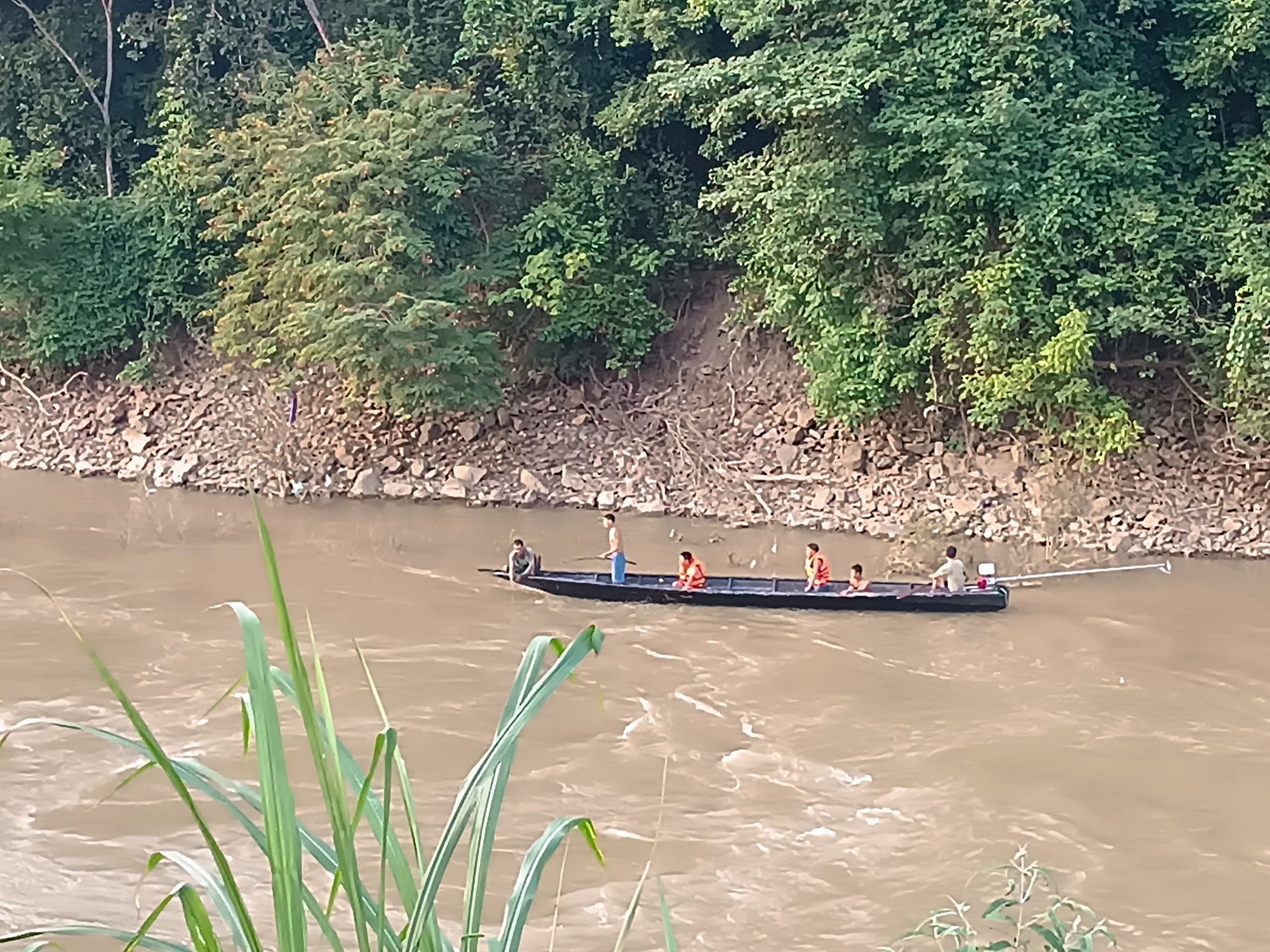 Mơ Thấy Nước Sông Dâng Cao: Giải Mã Và Điềm Báo