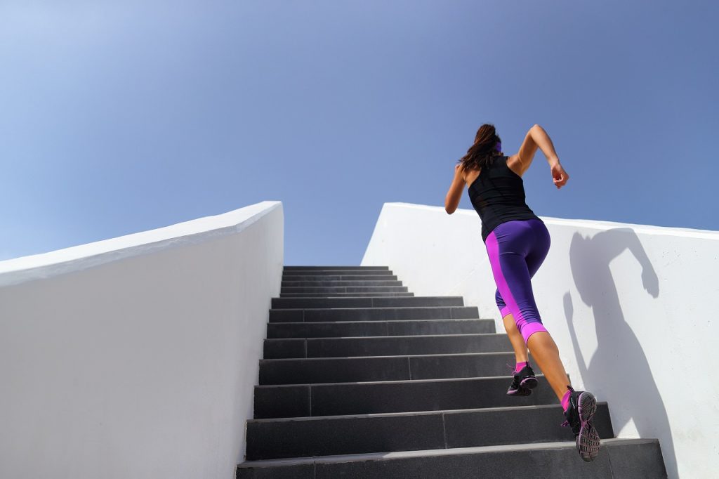 Bài tập leo cầu thang có giúp giảm cân? - Ảnh 2.