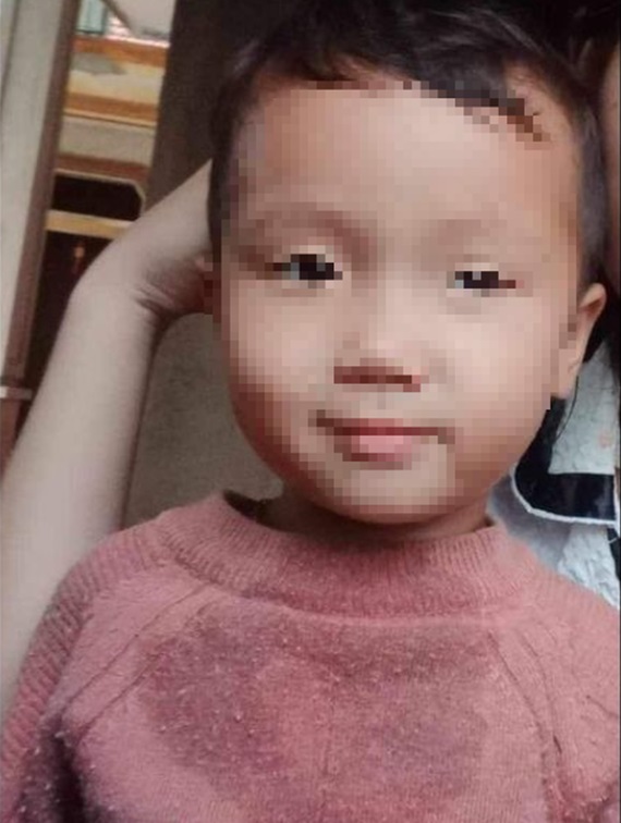 Vụ cháu bé 2 tuổi ở Nghệ An mất tích: Huy động mọi lực lượng, mở rộng thêm địa bàn tìm kiếm- Ảnh 1.