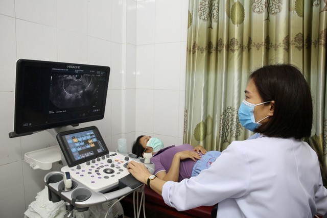 Bệnh viện Đa khoa tỉnh Hà Tĩnh: Tiếp tục triển khai kỹ thuật hỗ trợ sinh sản- Ảnh 4.