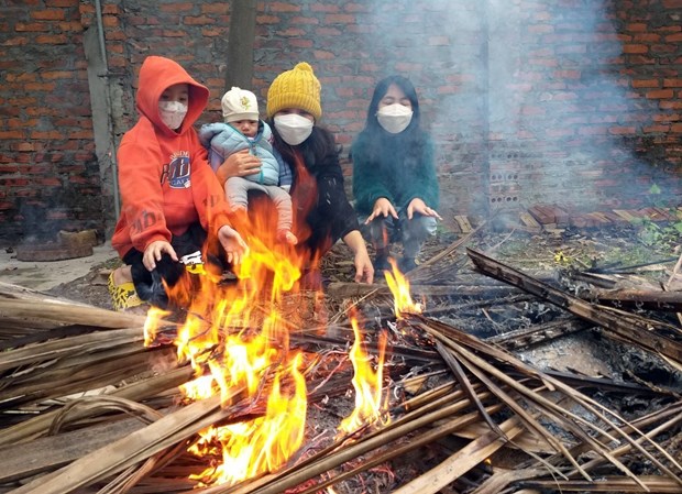 Ứng phó với rét đậm, rét hại: Tuyệt đối không dùng bếp than để sưởi ấm trong phòng kín- Ảnh 1.