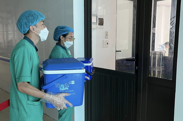 Bệnh viện Hữu nghị Đa khoa Nghệ An tiếp tục thực hiện thành công 2 ca ghép thận- Ảnh 2.