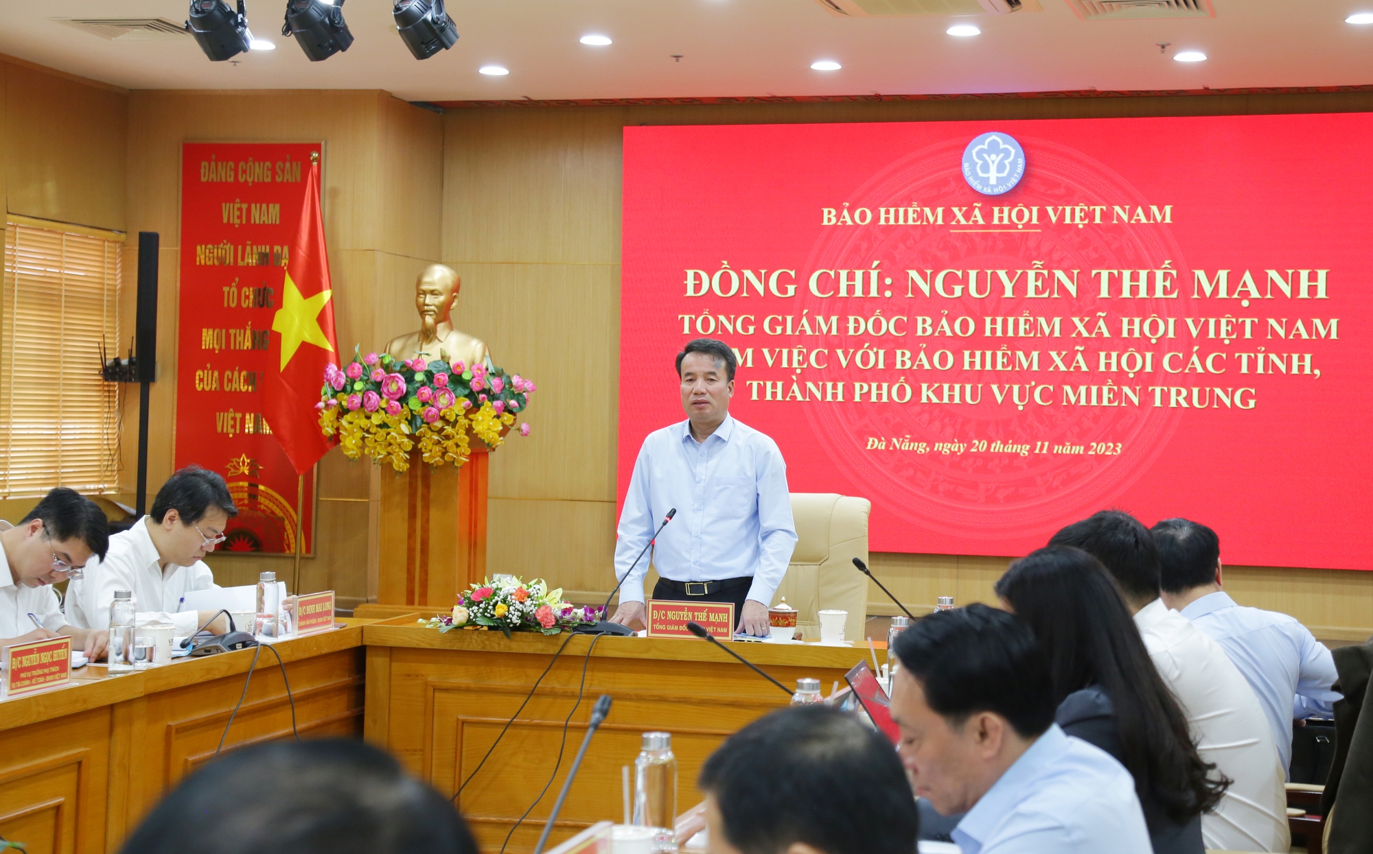 Tổng Giám đốc BHXH Việt Nam: Phát triển BHYT là trách nhiệm giúp người dân không rơi vào nghèo đói khi ốm đau, bệnh tật

- Ảnh 2.