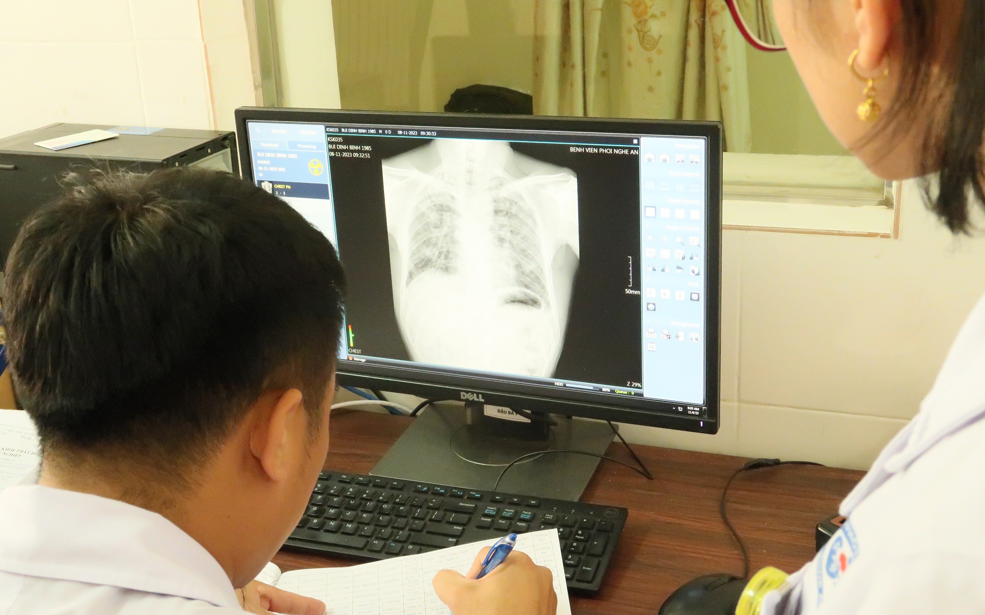 Hàng chục công nhân mắc bệnh bụi phổi ở Nghệ An: Sống trong nghèo khó và nỗi lo bệnh tật