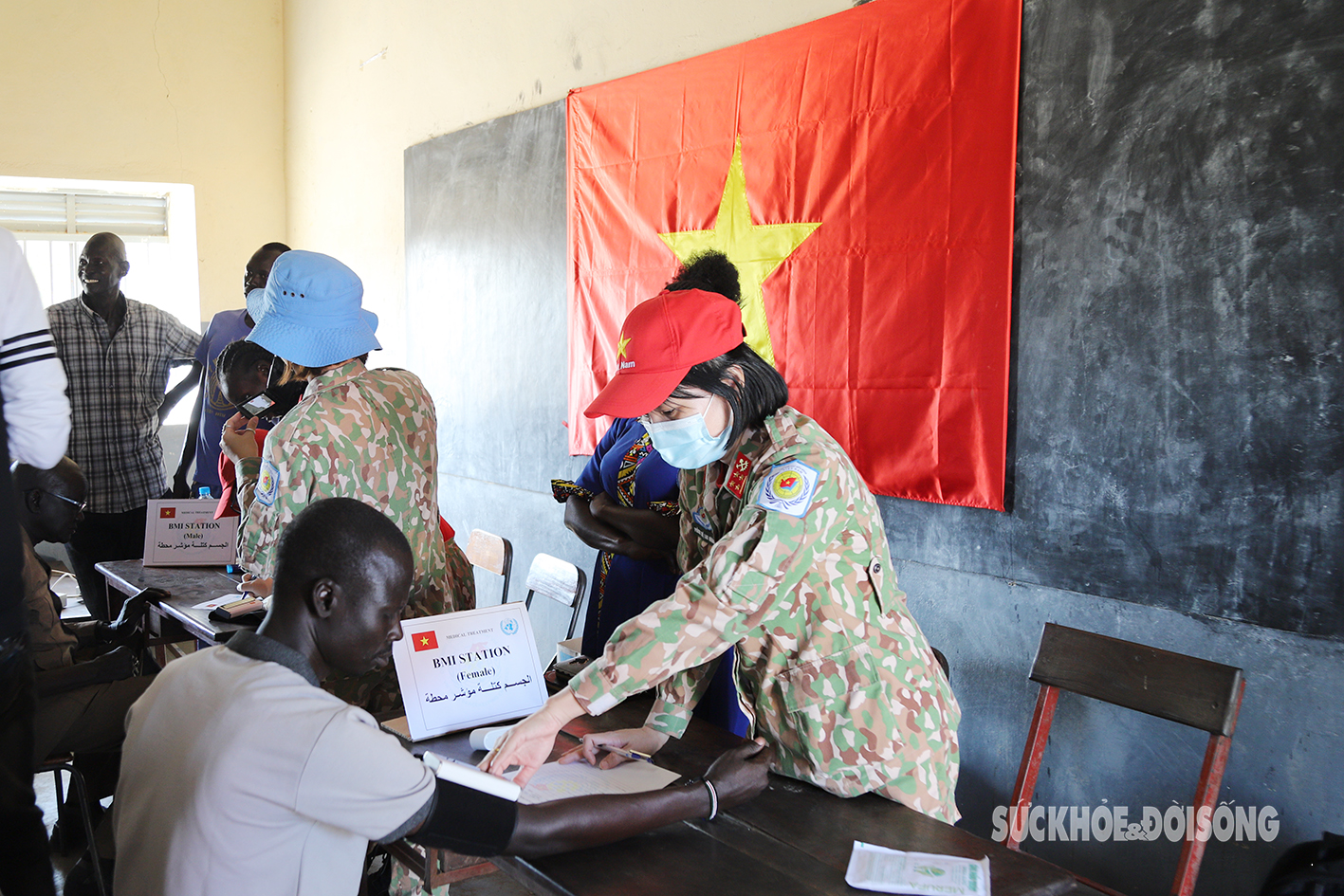 Lực lượng gìn giữ hòa bình Việt Nam tổ chức khám chữa bệnh cho người dân tại khu vực Abyei- Ảnh 4.