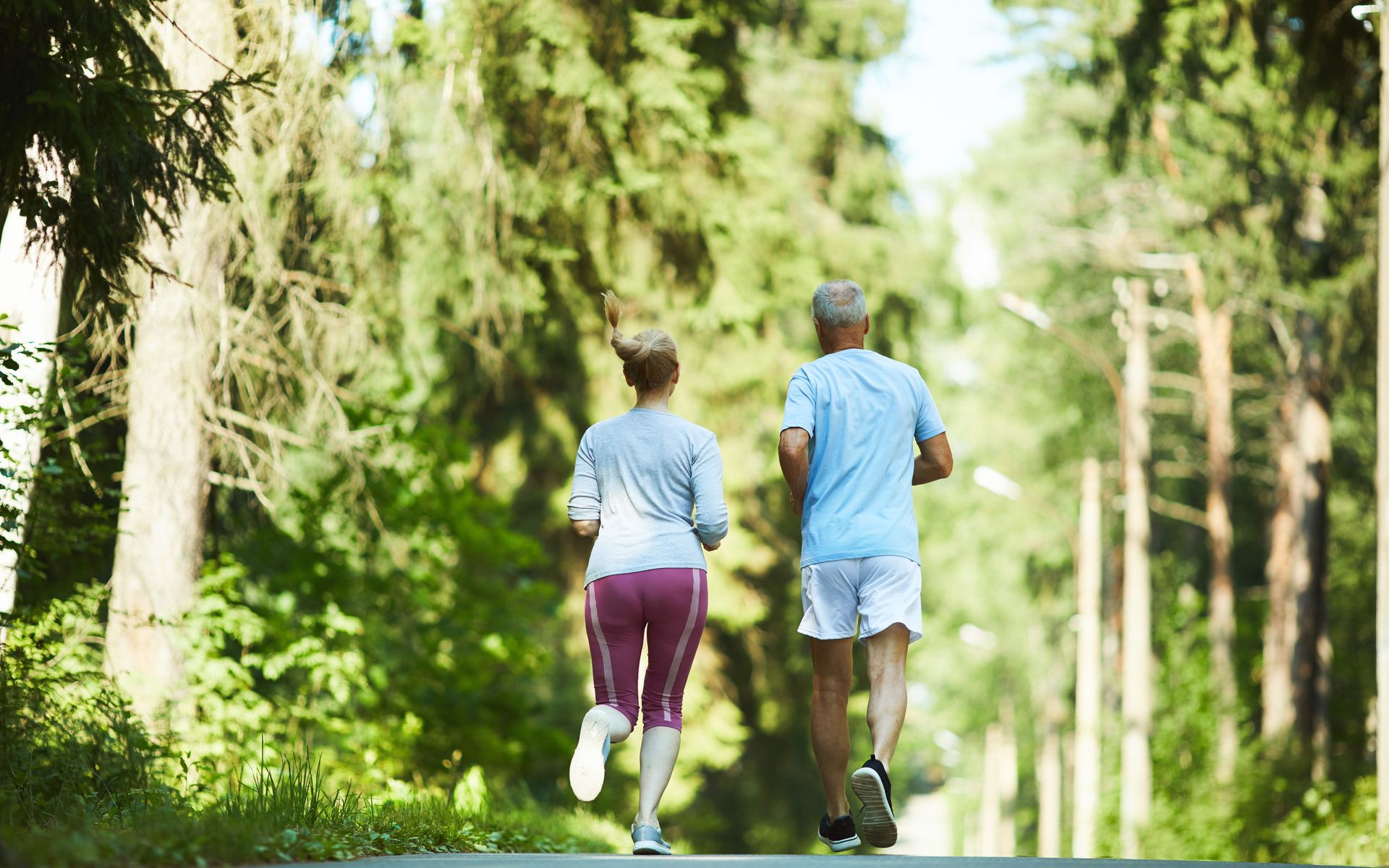 Chạy bộ có tác dụng gì với người cao tuổi?