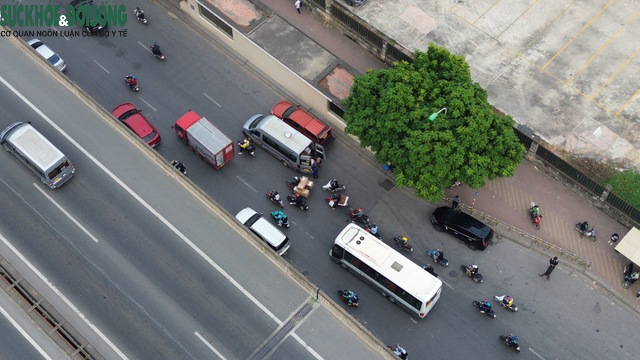 Hà Nội: Hàng loạt xe khách 'họp chợ' trên đường- Ảnh 7.
