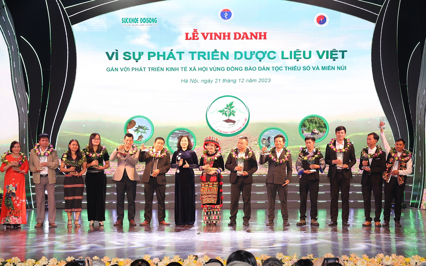Lễ Vinh danh Vì sự phát triển dược liệu Việt