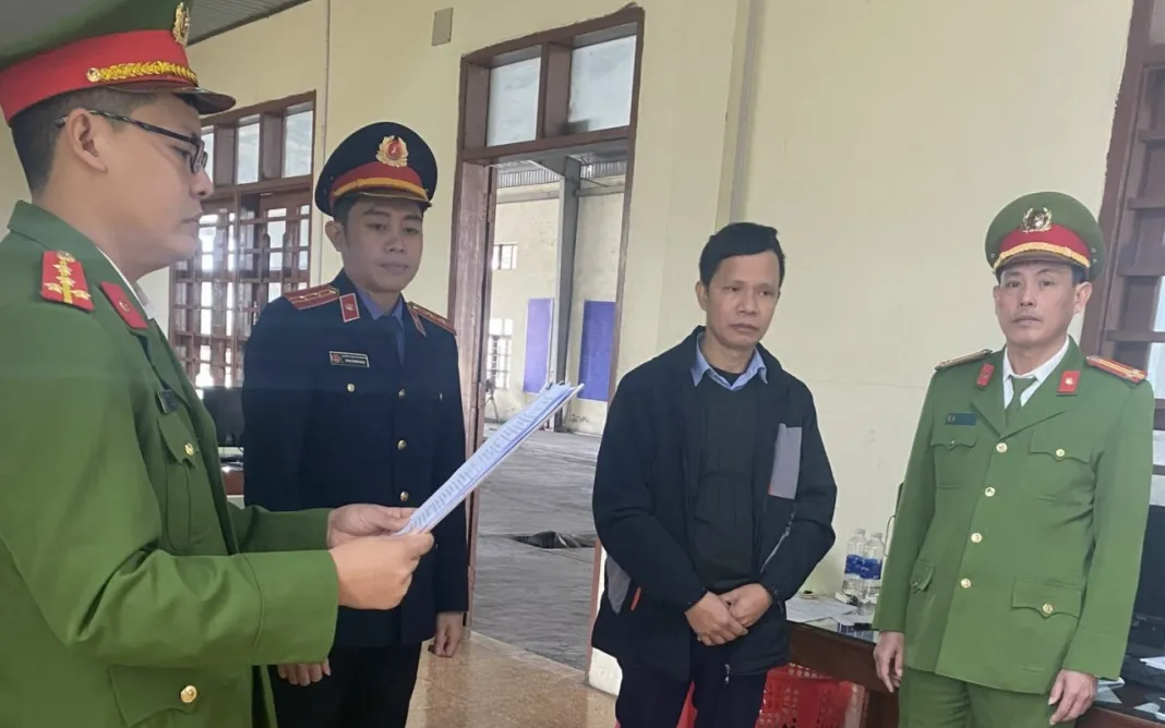 Khởi tố một phó giám đốc trung tâm đăng kiểm ở Quảng Bình vì nhận hối lộ