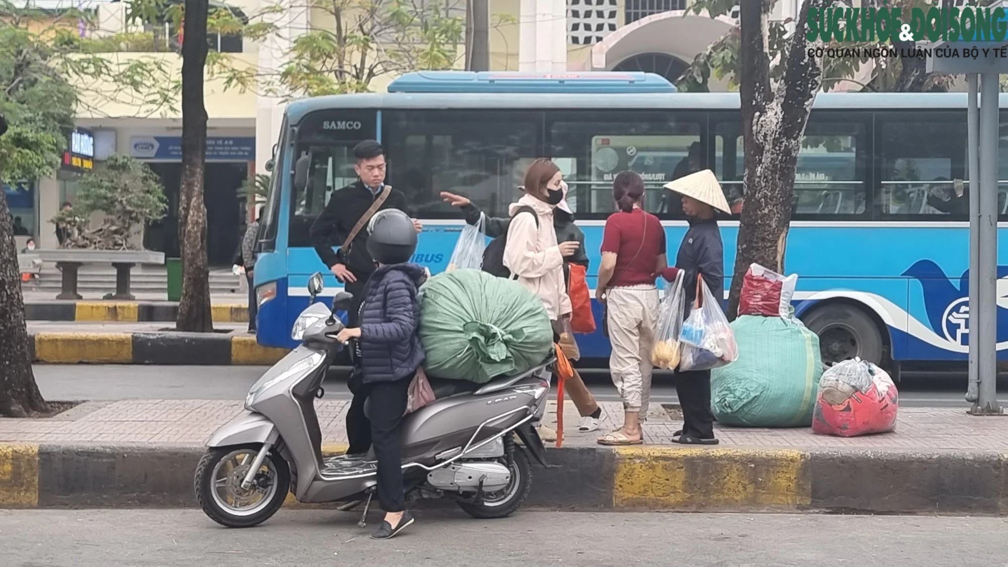 Người dân đang ùn ùn đổ về quê, cửa ngõ Thủ đô đông lên từng phút- Ảnh 8.