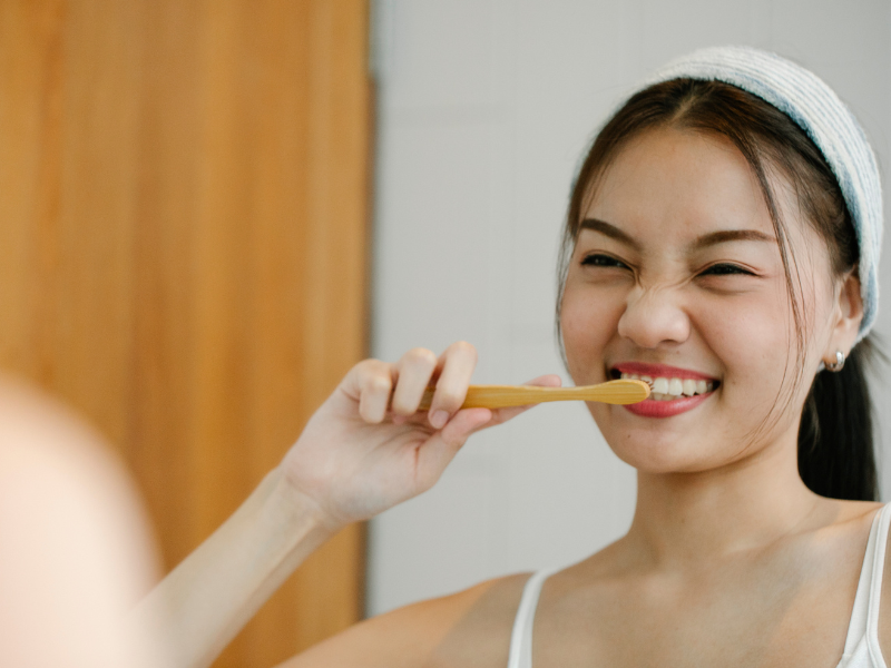 5 cách tẩy trắng răng tại nhà hiệu quả không gây mòn men răng- Ảnh 3.