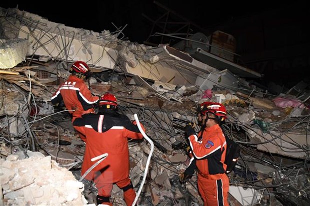 Động đất tại Thổ Nhĩ Kỳ và Syria: Cứu sống 2 phụ nữ bị mắc kẹt 122 giờ - Ảnh 1.