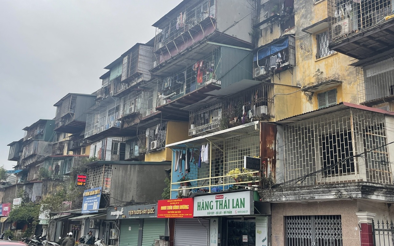 Cải tạo chung cư cũ ở Hà Nội: Tầng trên vui, tầng dưới buồn