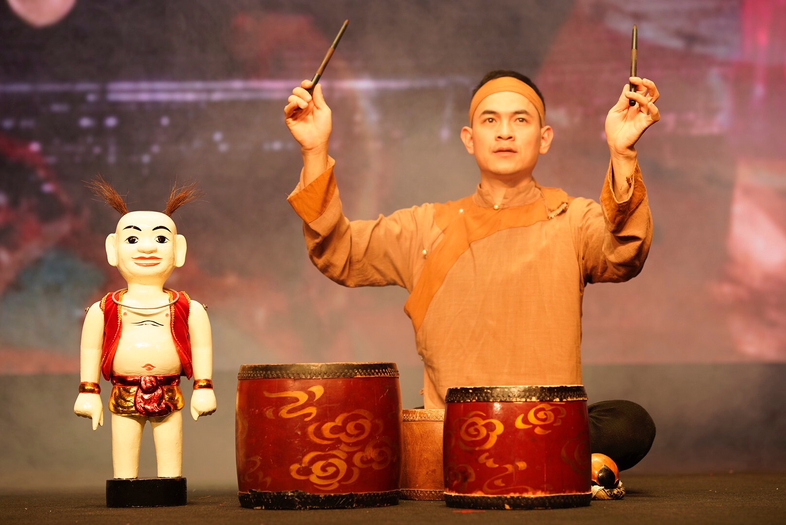 Đạo diễn Lê Quý Dương mang “Mơ rồng” tham dự Đại hội Sân khấu Thế giới tại UAE - Ảnh 5.