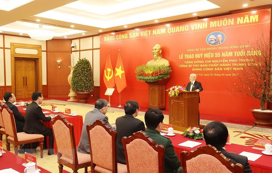 Tổng Bí thư Nguyễn Phú Trọng nhận Huy hiệu 55 năm tuổi Đảng - Ảnh 7.