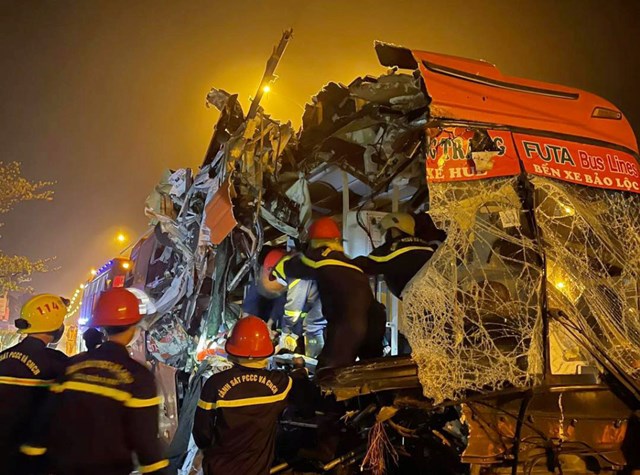 Lại thêm một vụ tai nạn ở Quảng Nam khiến 16 người thương vong - Ảnh 1.