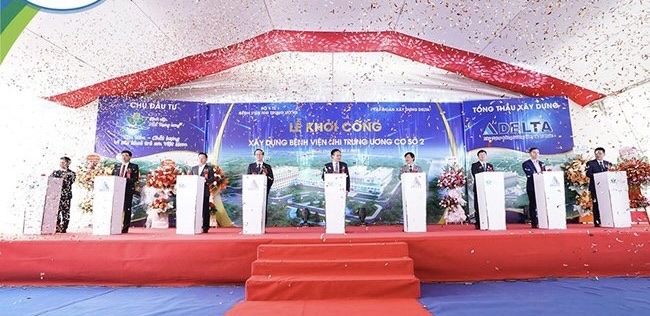 Thứ trưởng Bộ Y tế Lê Đức Luận dự lễ khởi công xây dựng Bệnh Viện Nhi TW cơ sở 2  - Ảnh 1.