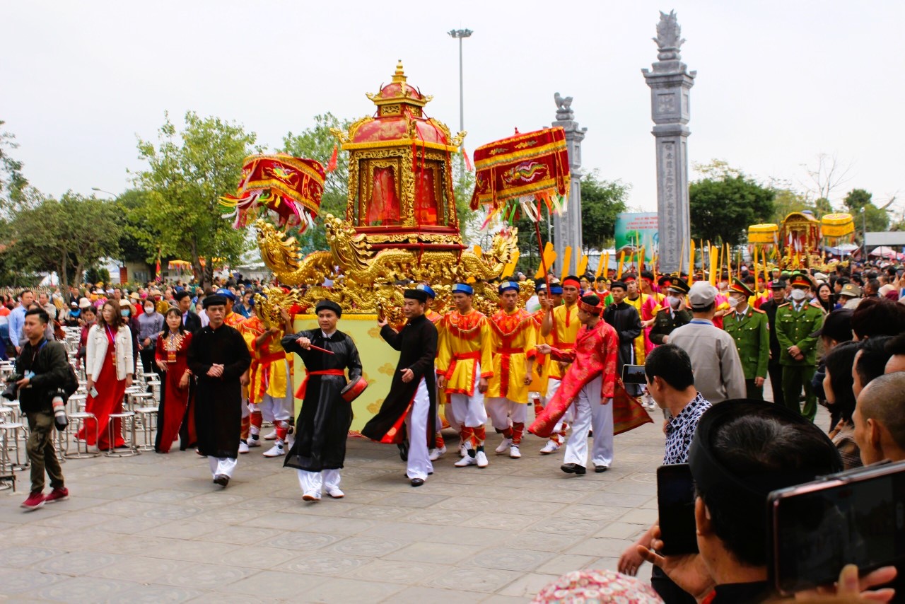 Quảng Ninh: Khai hội đền Cửa Ông năm nay có gì mới? - Ảnh 3.