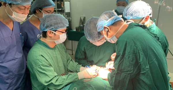 Ngày Thầy thuốc ở bệnh viện ứng dụng thành công nhiều kỹ thuật cao chuyên khoa răng hàm mặt - Ảnh 1.