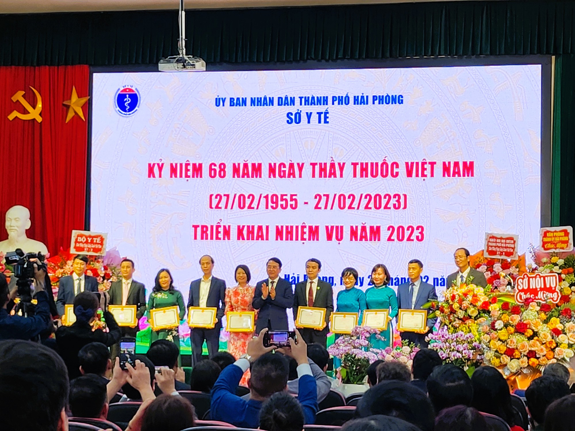 Kỷ niệm 68 năm Ngày Thầy thuốc Việt Nam: Sở Y tế Hải Phòng nhận Cờ dẫn đầu phong trào thi đua yêu nước  - Ảnh 6.