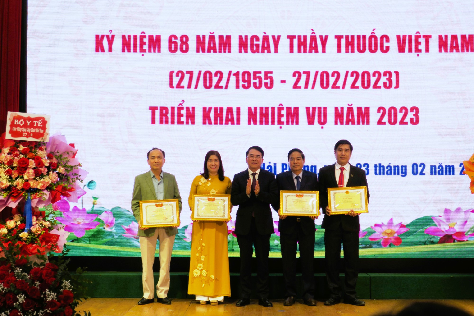 Kỷ niệm 68 năm Ngày Thầy thuốc Việt Nam: Sở Y tế Hải Phòng nhận Cờ dẫn đầu phong trào thi đua yêu nước  - Ảnh 5.