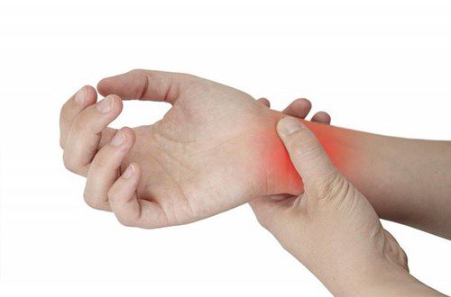 Phần lớn trường hợp đau cổ tay sau sinh thường không nguy hiểm.